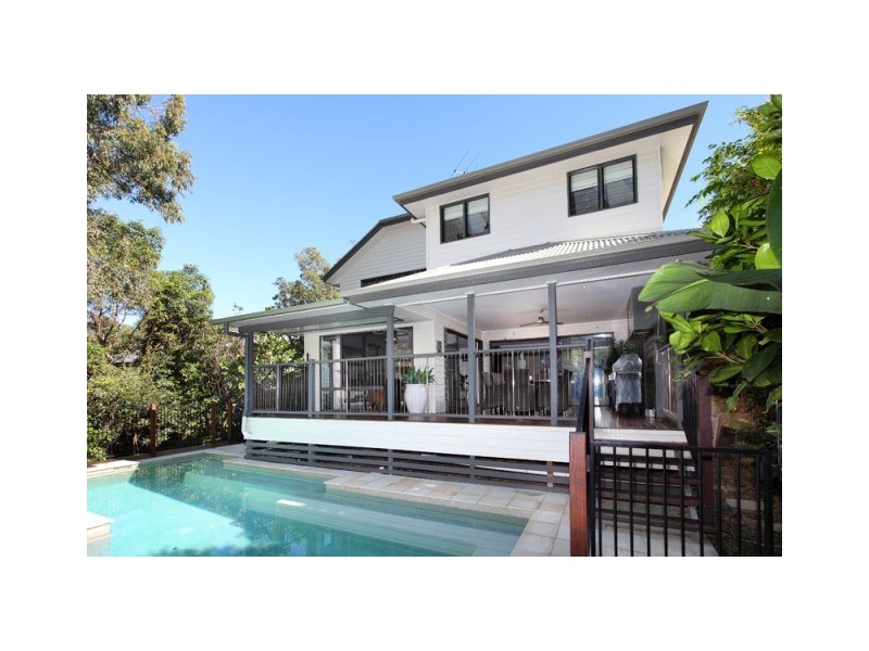 15 Amberelle Place, Chapel Hill QLD 4069