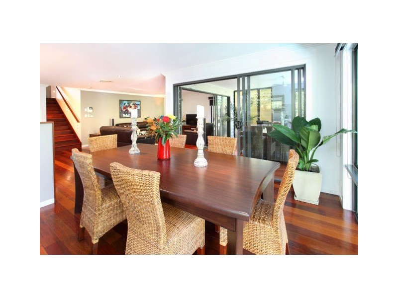 15 Amberelle Place, Chapel Hill QLD 4069