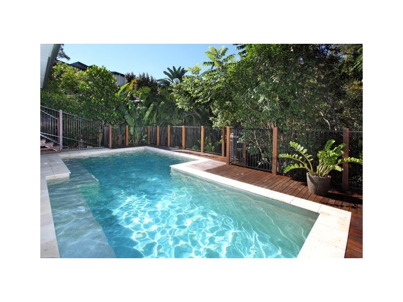 15 Amberelle Place, Chapel Hill QLD 4069