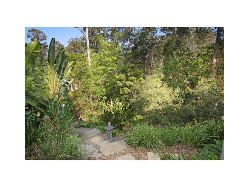 15 Amberelle Place, Chapel Hill QLD 4069