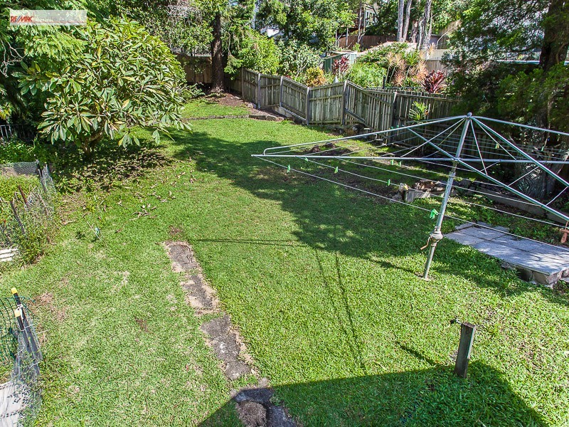 34 Barnett Road, Bardon QLD 4065