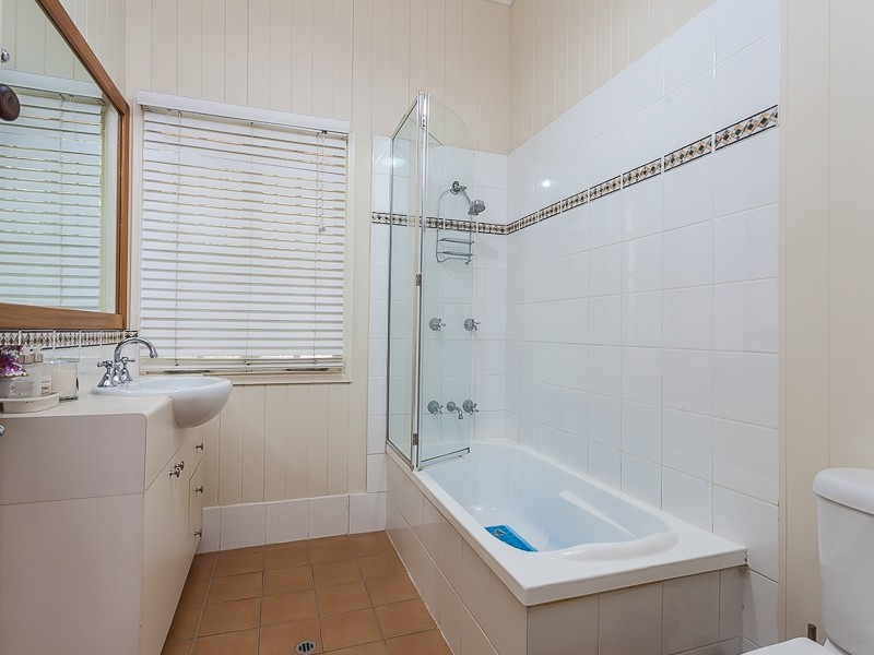 22 Brown Street, Bardon QLD 4065