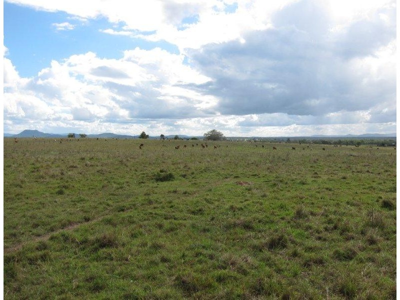 1211 Middle Road, Peak Crossing QLD 4306