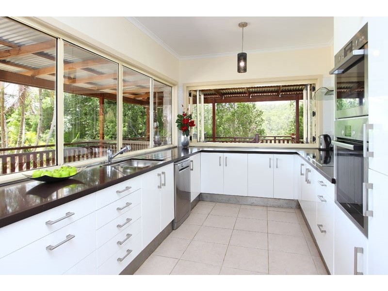 353 Gold Creek Road, Brookfield QLD 4069