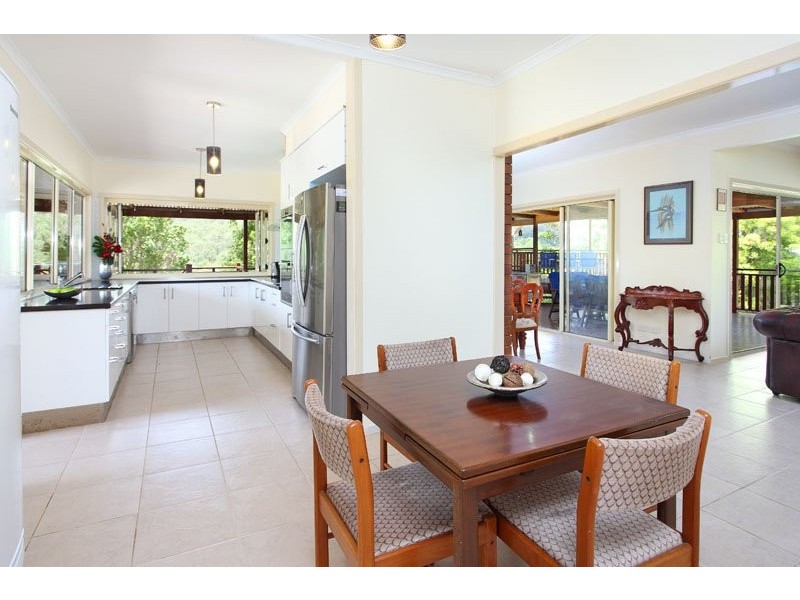353 Gold Creek Road, Brookfield QLD 4069