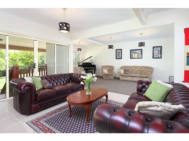 353 Gold Creek Road, Brookfield QLD 4069