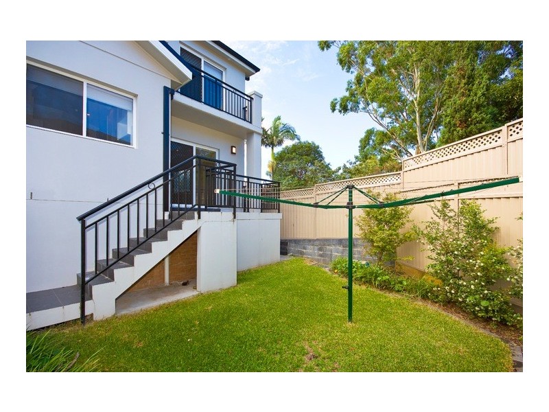 2/4 Pine Ave, Earlwood NSW 2206