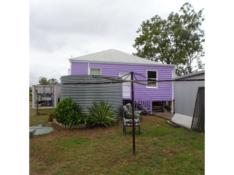 6 QUEEN STREET, Dallarnil QLD 4621