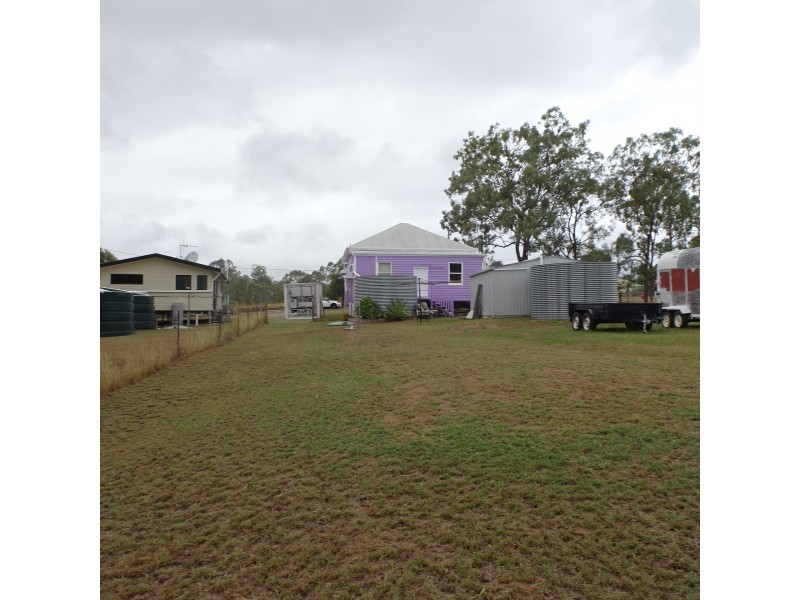 6 QUEEN STREET, Dallarnil QLD 4621