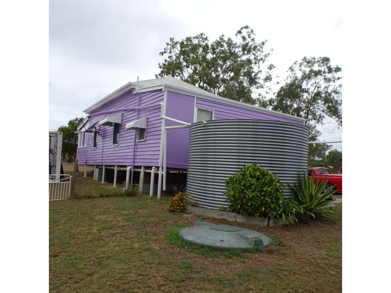 6 QUEEN STREET, Dallarnil QLD 4621