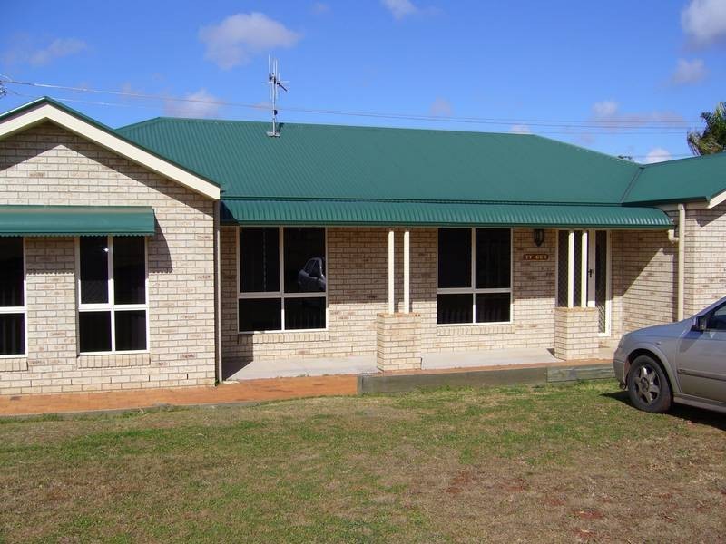 15 Pioneer Avenue, Childers QLD 4660