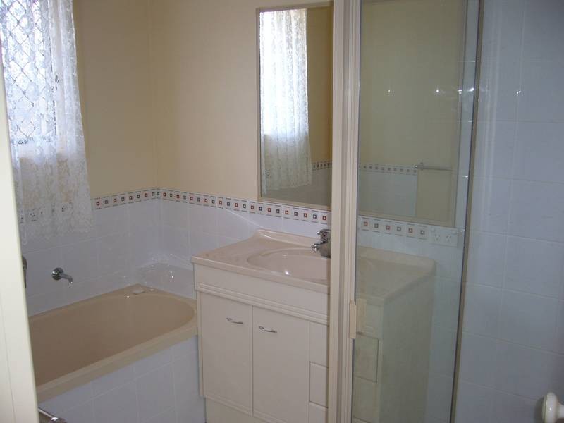 15 Pioneer Avenue, Childers QLD 4660