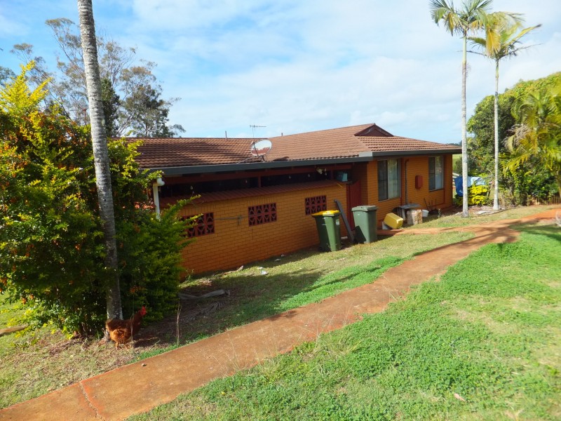 16 TAYLOR STREET, Childers QLD 4660