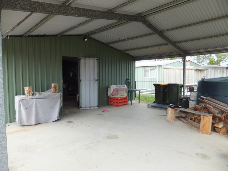 21 HULL STREET, Buxton QLD 4660