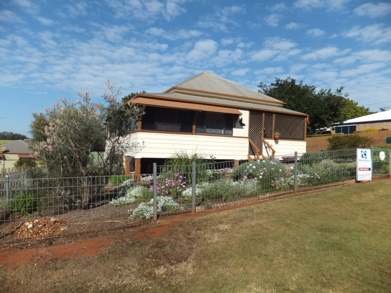 6 NELSON STREET, Childers QLD 4660