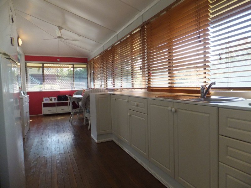 6 NELSON STREET, Childers QLD 4660