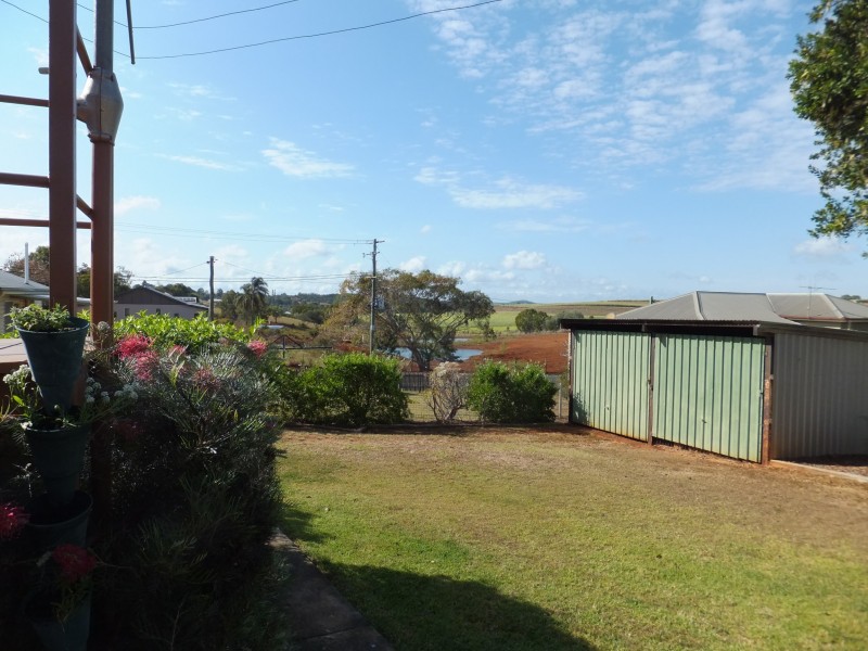 6 NELSON STREET, Childers QLD 4660
