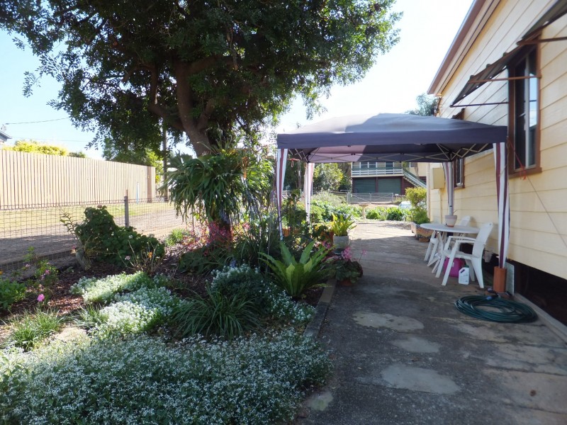 6 NELSON STREET, Childers QLD 4660