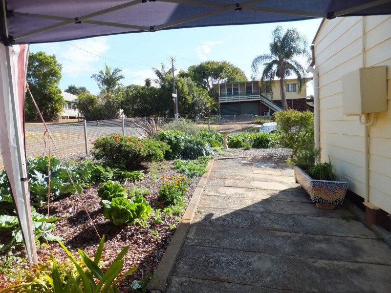 6 NELSON STREET, Childers QLD 4660