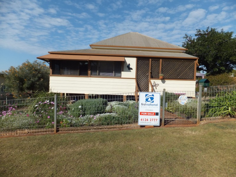 6 NELSON STREET, Childers QLD 4660