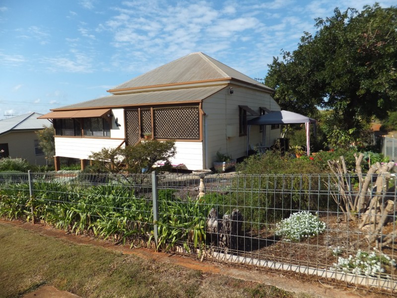 6 NELSON STREET, Childers QLD 4660