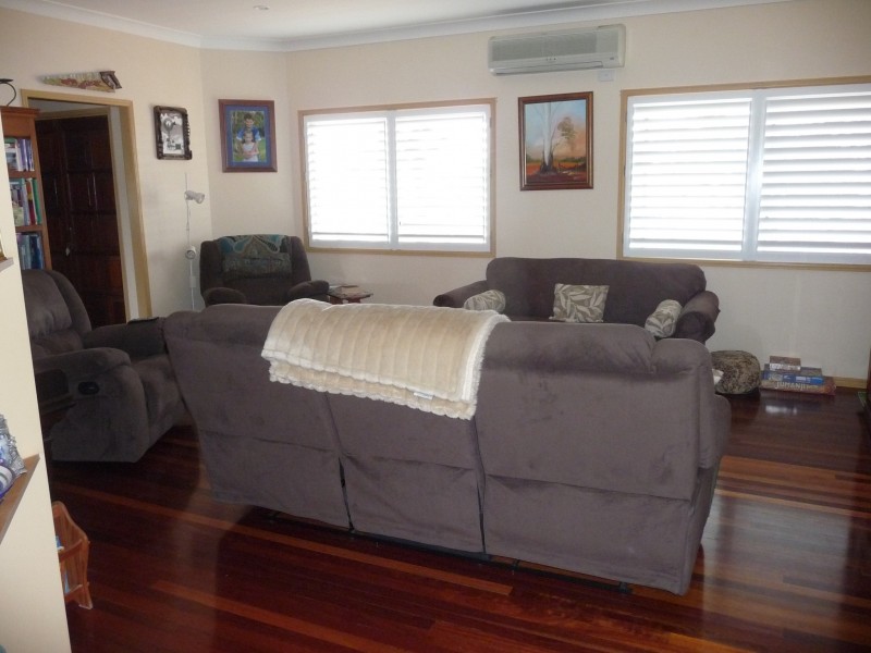 1 MCKENZIE STREET, Biggenden QLD 4621