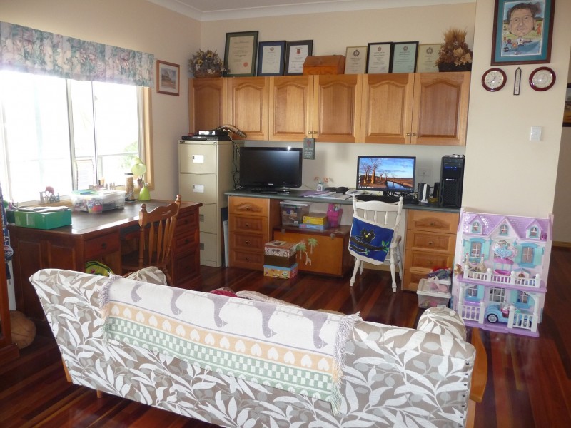 1 MCKENZIE STREET, Biggenden QLD 4621