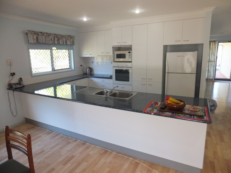 2 PIONEER AVENUE, Childers QLD 4660