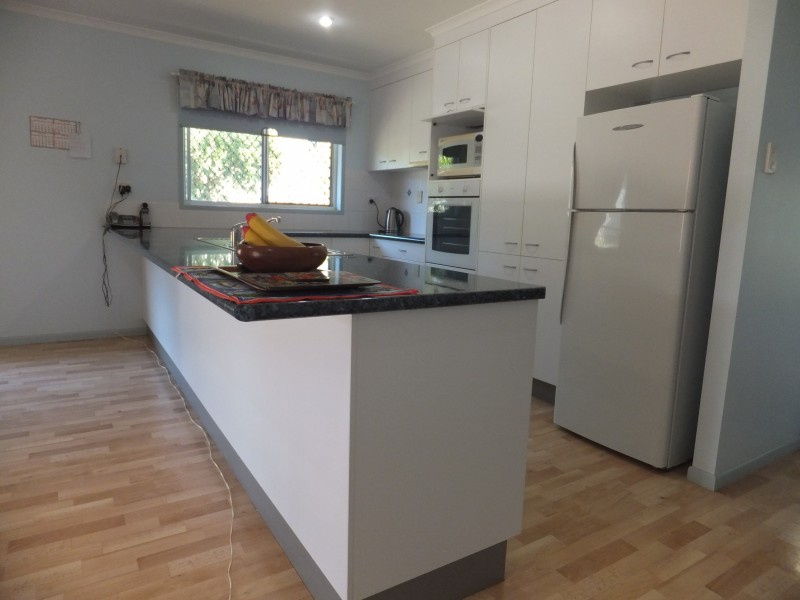2 PIONEER AVENUE, Childers QLD 4660