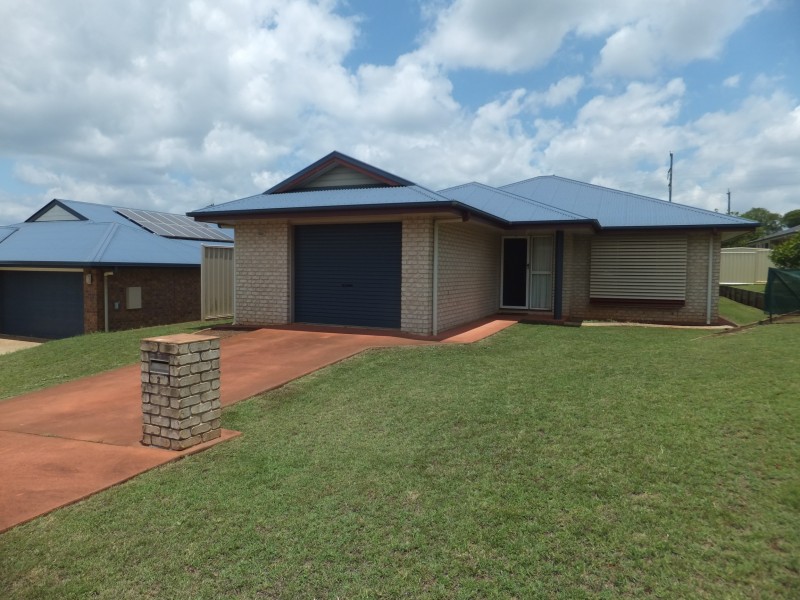 2 PIONEER AVENUE, Childers QLD 4660