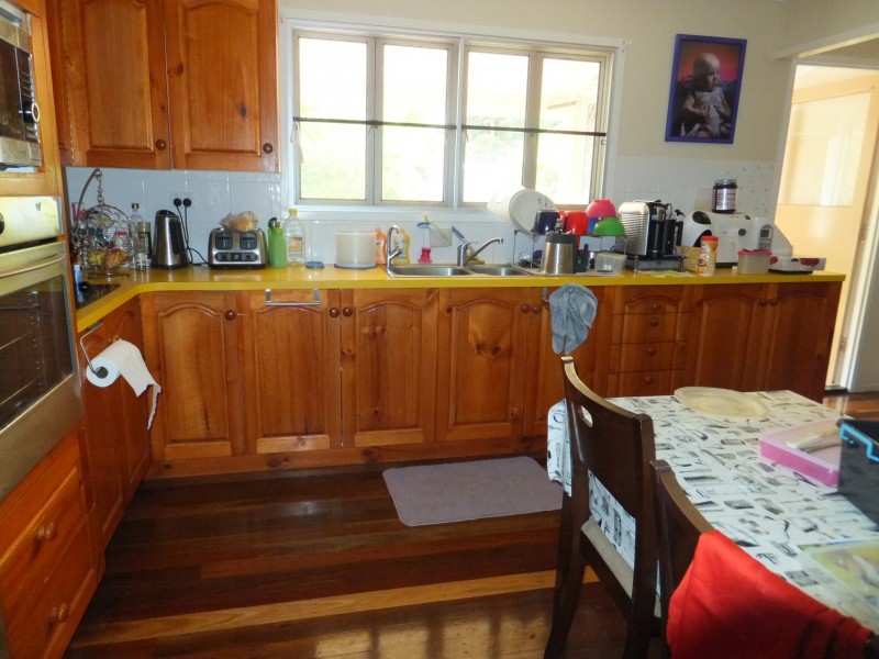 10 ELIZABETH STREET, Childers QLD 4660