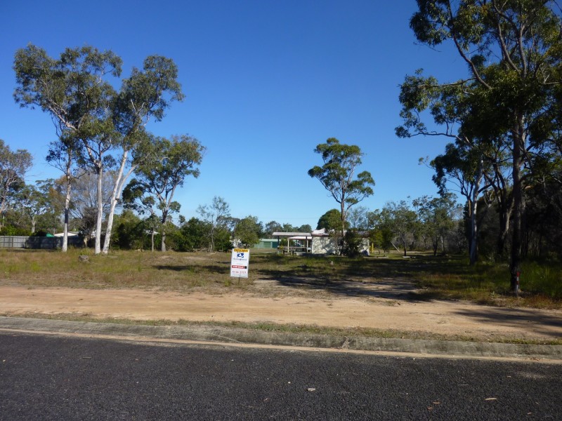 17 SMITH STREET, Buxton QLD 4660