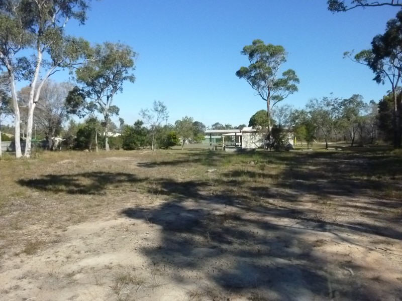 17 SMITH STREET, Buxton QLD 4660