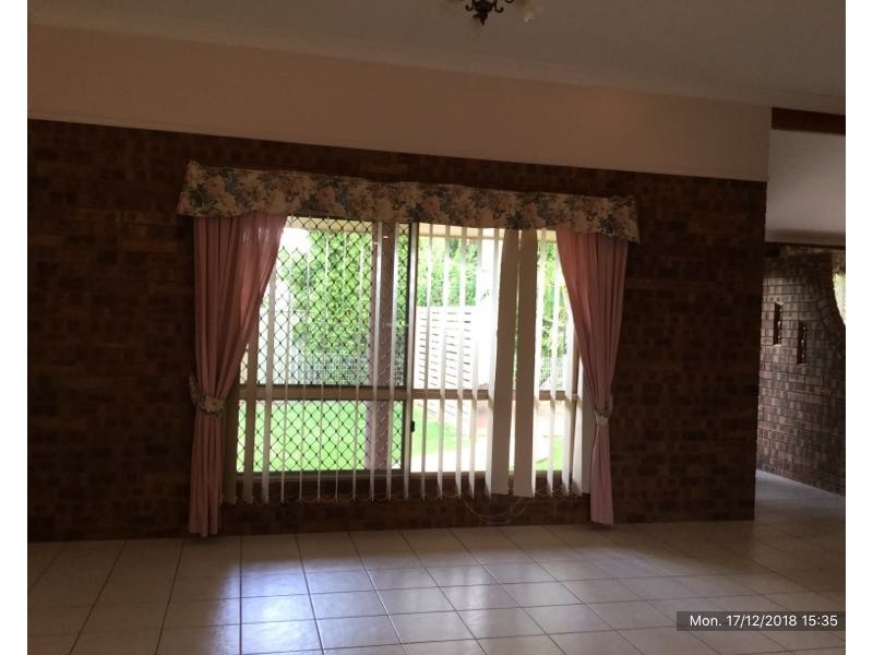 3/5 Cevn Street, Childers QLD 4660