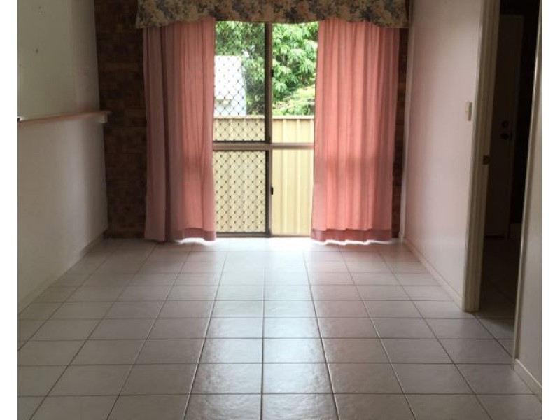 3/5 Cevn Street, Childers QLD 4660