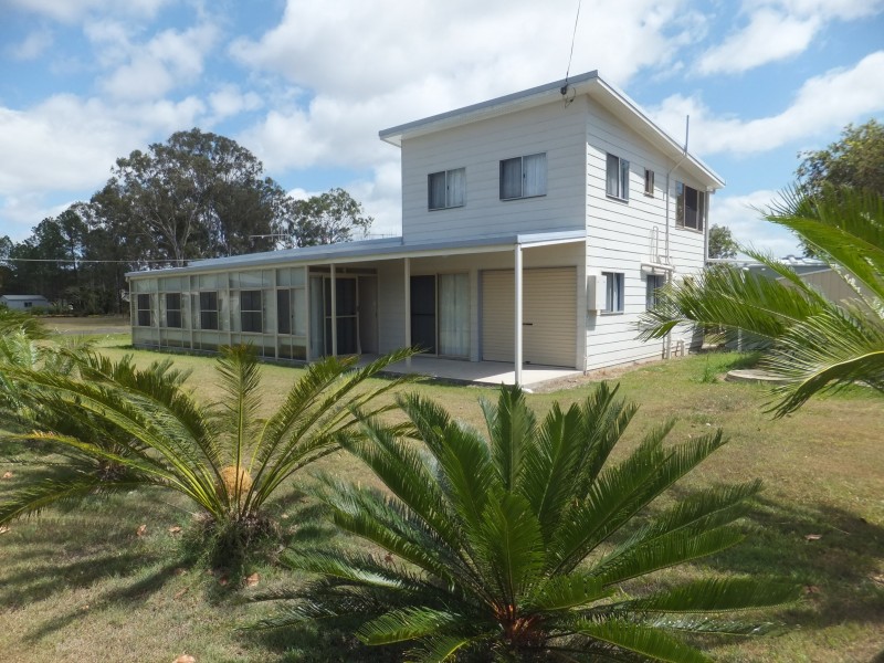 10 HUME STREET, Buxton QLD 4660