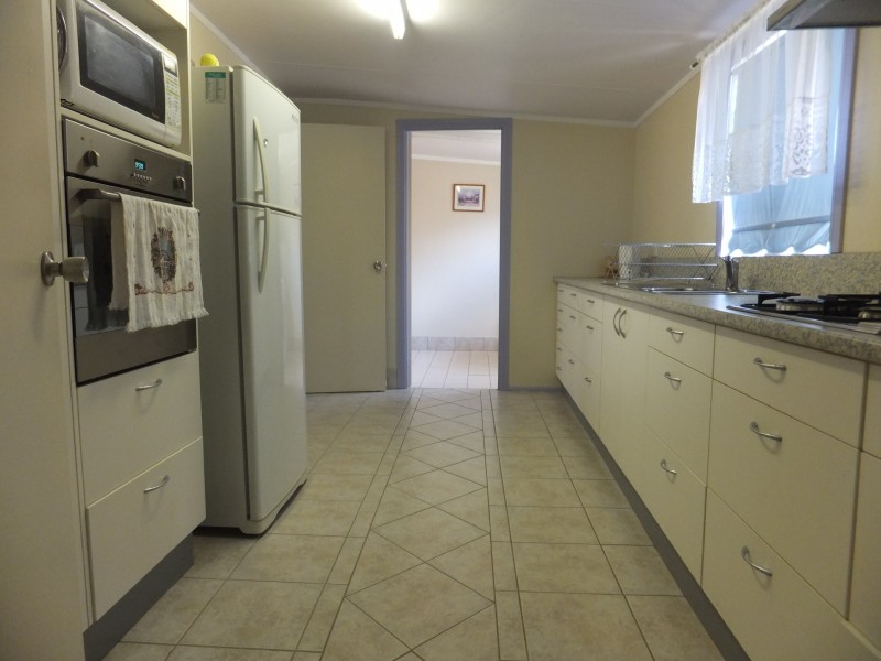 10 HUME STREET, Buxton QLD 4660