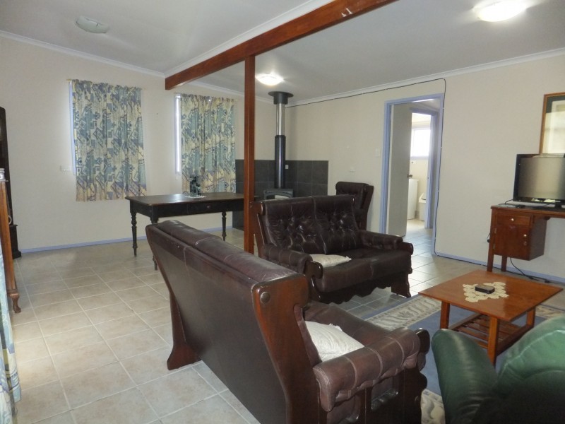 10 HUME STREET, Buxton QLD 4660