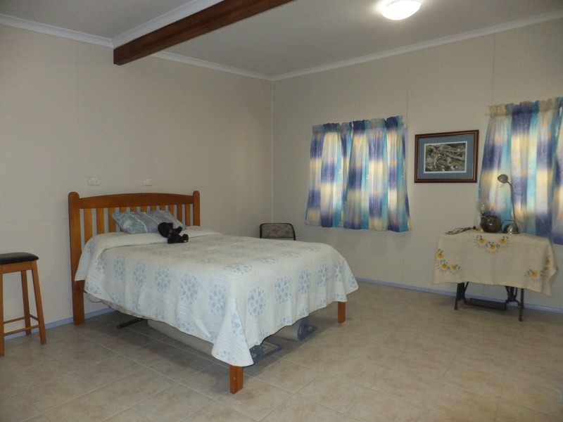 10 HUME STREET, Buxton QLD 4660