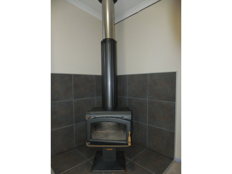 10 HUME STREET, Buxton QLD 4660