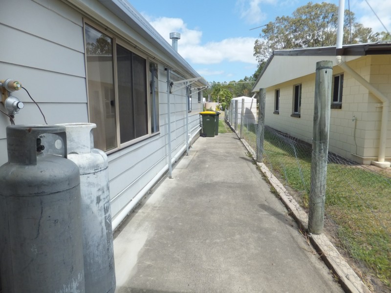 10 HUME STREET, Buxton QLD 4660