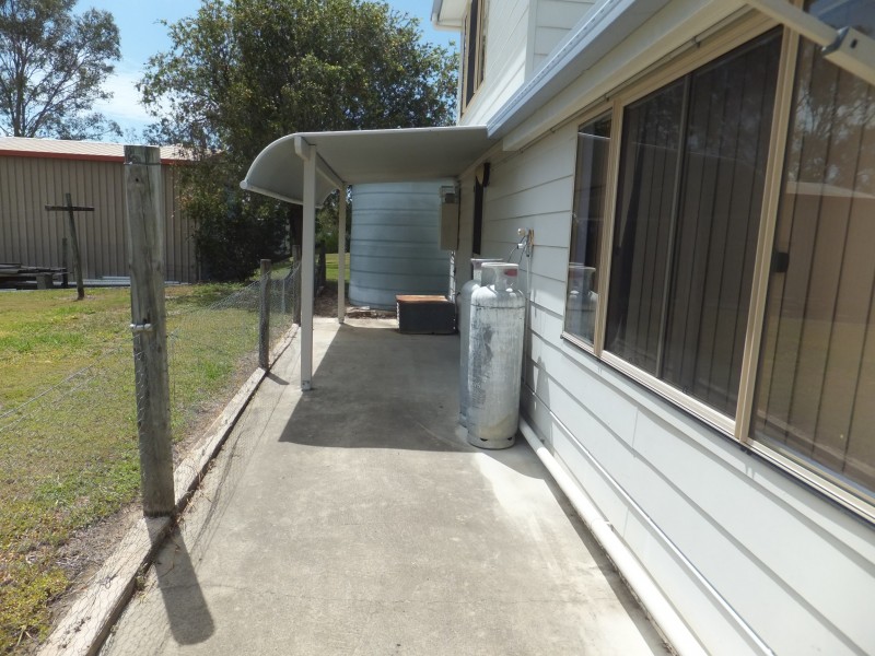 10 HUME STREET, Buxton QLD 4660