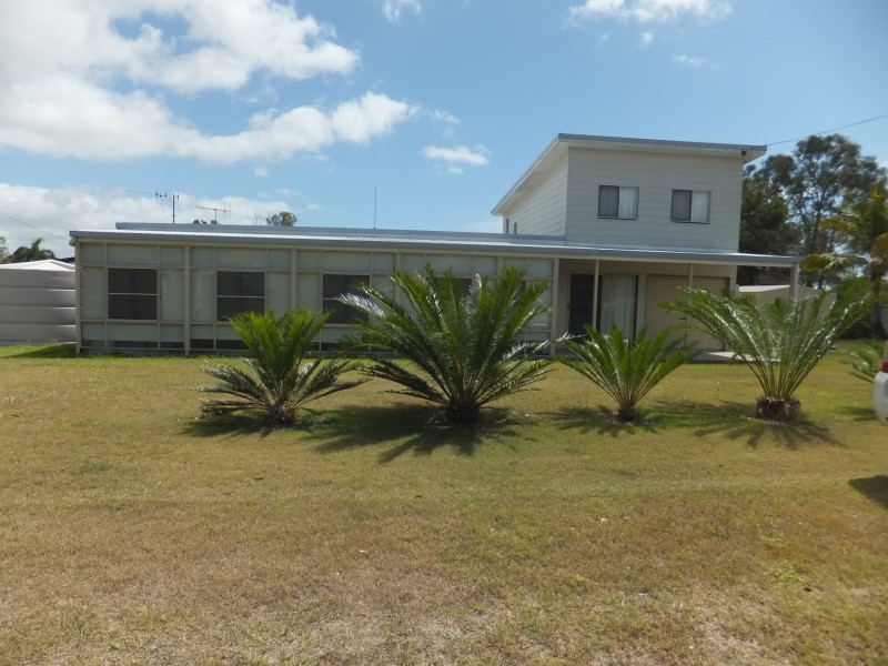 10 HUME STREET, Buxton QLD 4660