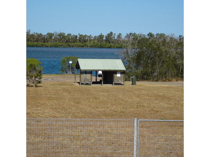 2 WATKINS STREET, Buxton QLD 4660