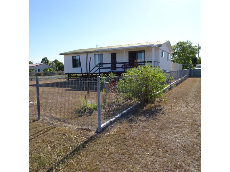 2 WATKINS STREET, Buxton QLD 4660