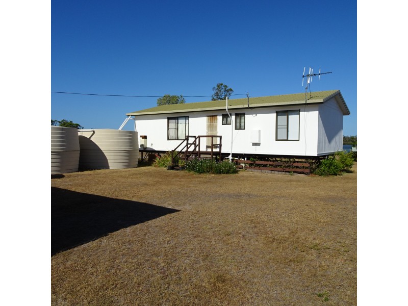 2 WATKINS STREET, Buxton QLD 4660