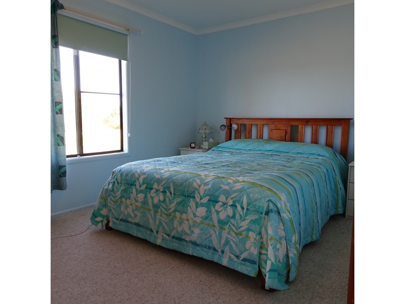 2 WATKINS STREET, Buxton QLD 4660