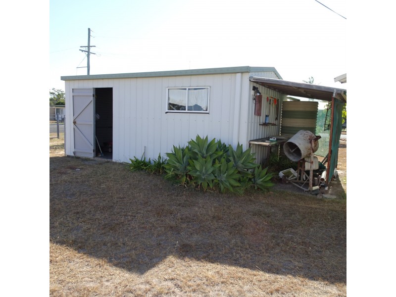 2 WATKINS STREET, Buxton QLD 4660