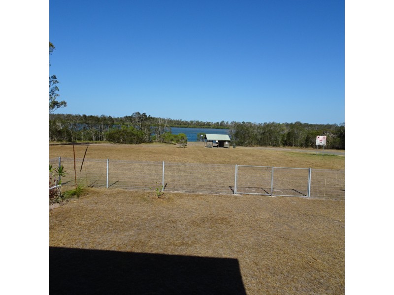 2 WATKINS STREET, Buxton QLD 4660