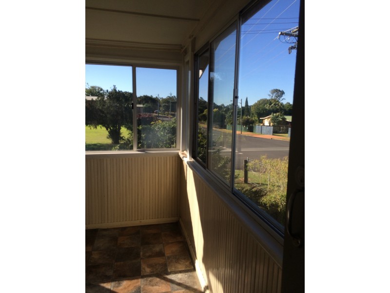 16 Lord St, Childers QLD 4660